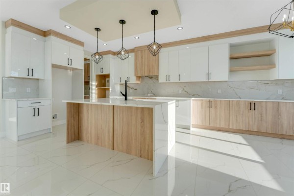 Kitchen - 4012 40 St, Beaumont, AB T4X3B6 Photo 3