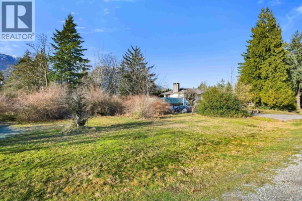 40127 Kalodon Road, Squamish, BC V0N1T0 Photo 5