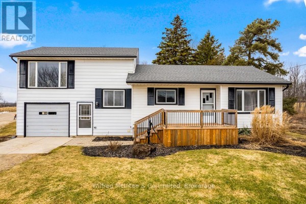 House with garage and wooden deck - 401395 Grey Rd 4 West Grey