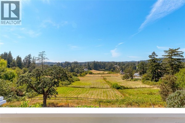 4014 Holland Ave, Saanich, BC, photo 3