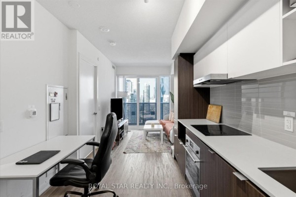 Primary Bedroom - 4015 - 55 Cooper Street, Toronto, ON M5E0G1 Photo 4