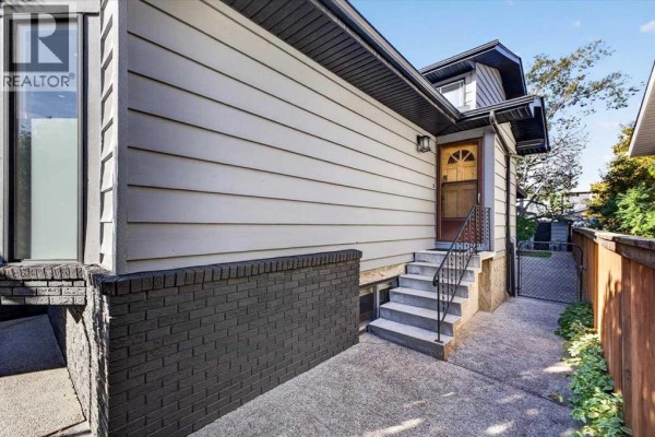 Kitchen - 4015 45 Street Sw, Calgary, AB T3E6P2 Photo 2