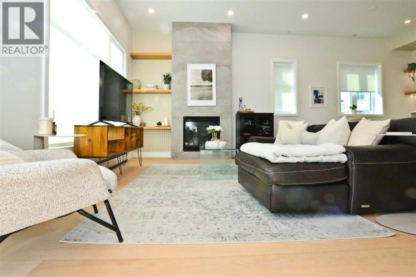 4015 Victoria Drive, Vancouver, BC V5N4M9 Photo 3