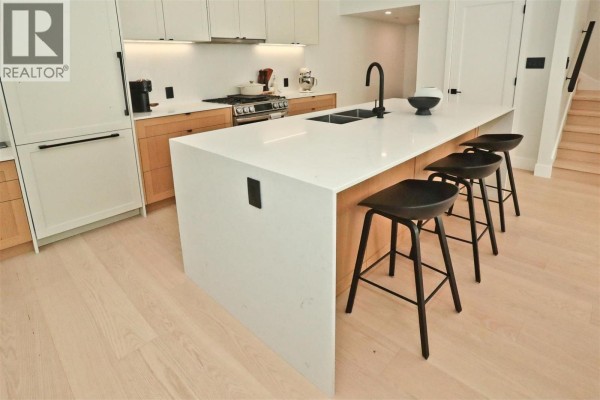 4015 Victoria Drive, Vancouver, BC V5N4M9 Photo 5