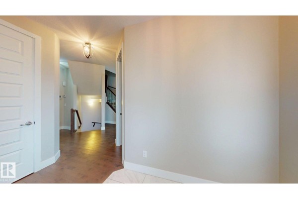 Den - 4016 8 St Nw, Edmonton, AB T6T0T3 Photo 4