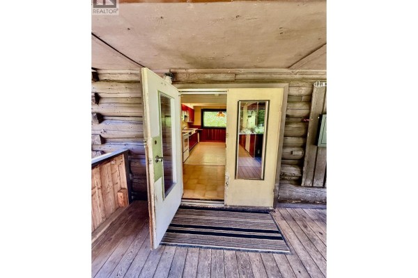 4019 Saunders Road, Passmore, BC, photo 2
