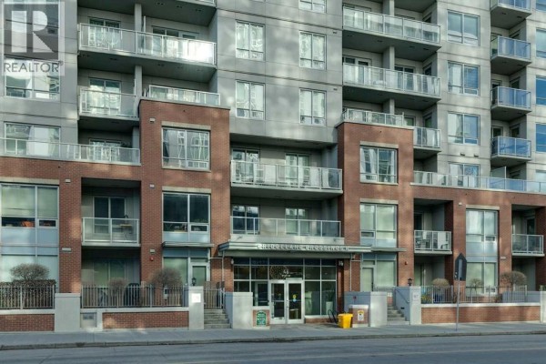 Living room - 402, 46 9 Street Ne, Calgary, AB T2E7Y1 Photo 3
