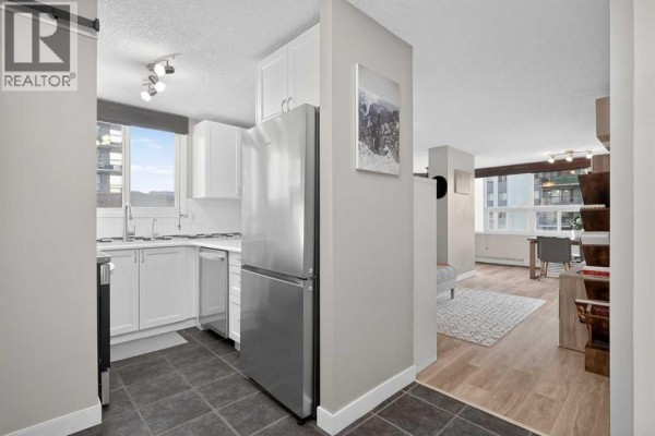 Den - 402, 626 15 Avenue Sw, Calgary, AB T2R0R5 Photo 2