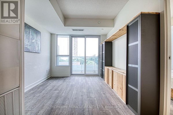 Dining room - 402 - 10 Wilby Crescent, Toronto, ON M9N1E6 Photo 2