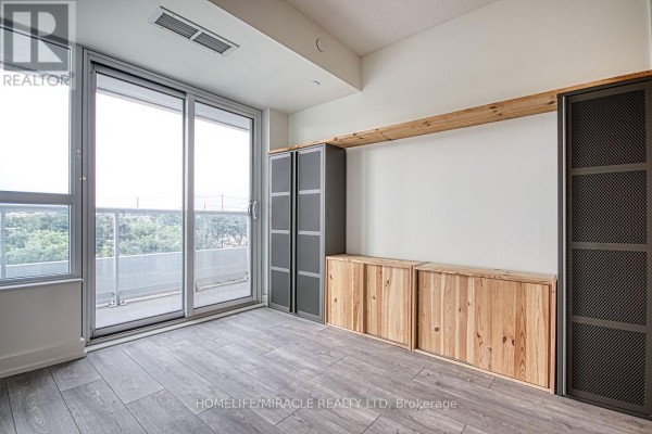 Kitchen - 402 - 10 Wilby Crescent, Toronto, ON M9N1E6 Photo 3