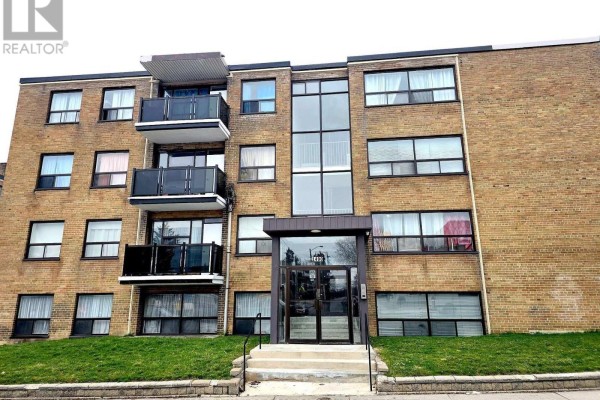 402 - 1490 Eglinton Avenue W, Toronto
