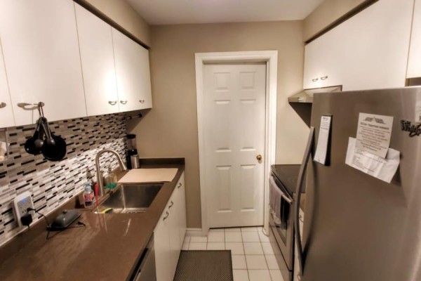 Kitchen - 402 - 189 Lake Driveway Drive W, Ajax, ON L1S7J1 Photo 4