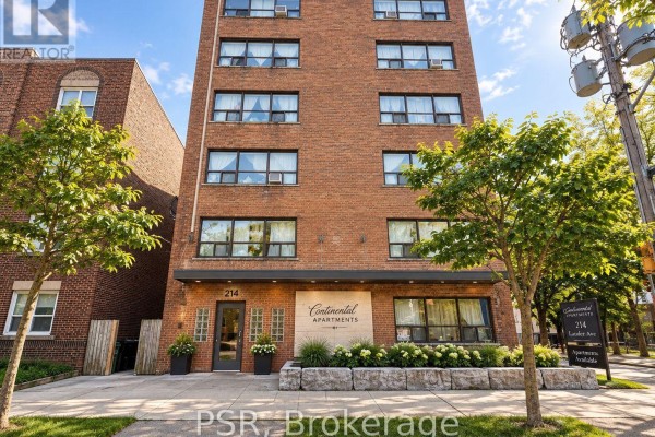 402 - 214 Vaughan Road, Toronto