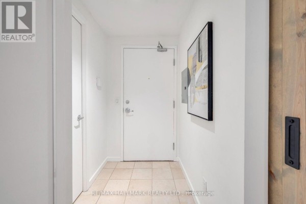 Bedroom 2 - 402 - 218 Queens Quay W, Toronto, ON M5J2Y6 Photo 5