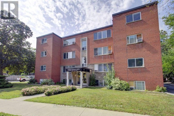 402 - 2393 New Street, Burlington