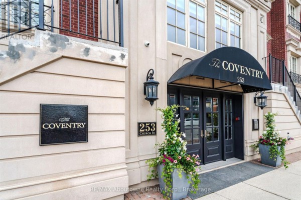 402 - 253 Church Street, Oakville, ON, photo 2