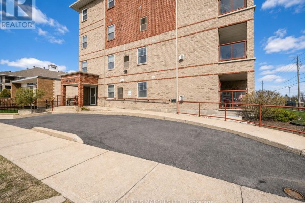 402 - 341 Water Street W, Cornwall, ON K6J1A5 Photo 3
