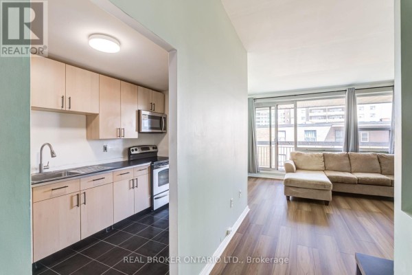 Bedroom 2 - 402 - 4060 Lawrence Avenue E, Toronto, ON M1E4V4 Photo 5