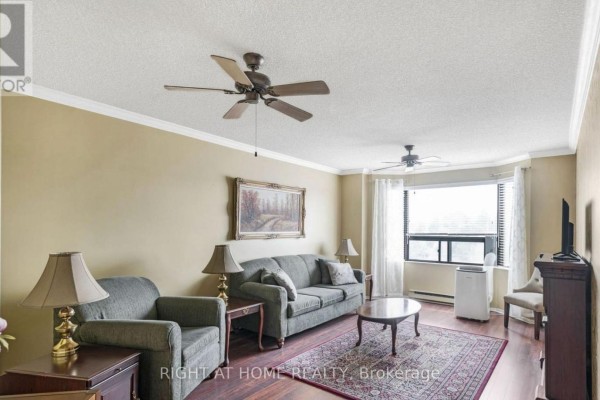 Living room - 402 - 41 Ash Street, Uxbridge, ON L9P1E2 Photo 4