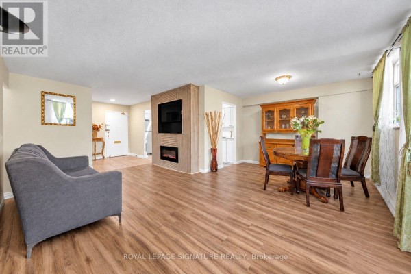 Kitchen - 402 - 5 Frith Road, Toronto, ON M3N2L5 Photo 3