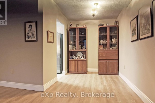 Dining room - 402 - 5 Valleyside Drive, Brockton, ON N0G2V0 Photo 4