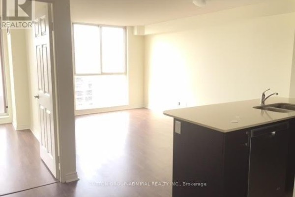 Kitchen - 402 - 736 Bay Street, Toronto, ON M5G1N6 Photo 3