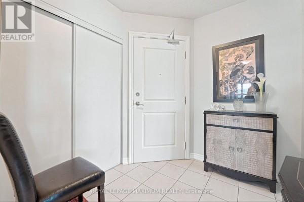 Kitchen - 402 - 7730 Kipling Avenue, Vaughan, ON L4L1Y9 Photo 3
