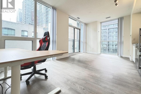 Dining room - 402 - 99 John Street, Toronto, ON M5V0S6 Photo 2