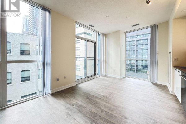 Kitchen - 402 - 99 John Street, Toronto, ON M5V0S6 Photo 3