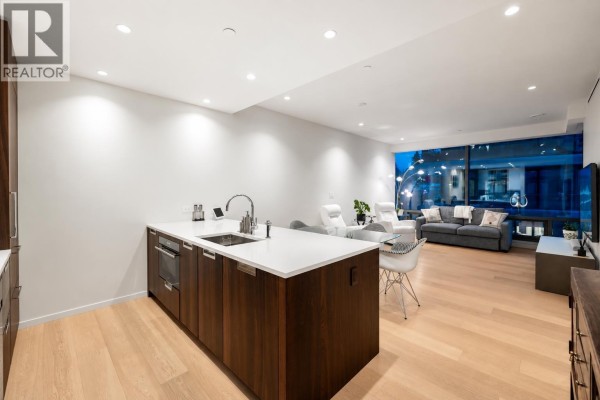 402 1355 Bellevue Avenue, West Vancouver, BC V7T0B4 Photo 3