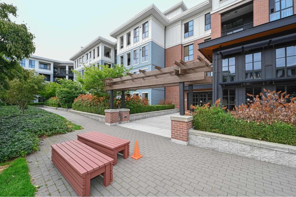402 15138 34 Avenue, Surrey, BC V3Z0N7 Photo 4