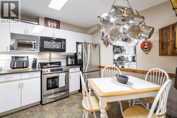 402 3075 Primrose Lane, Coquitlam, BC V3B7S2 Photo 4