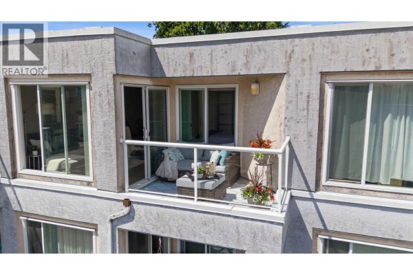 402 3505 W Broadway, Vancouver, BC V6R2B5 Photo 2