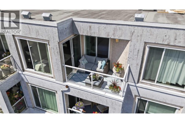 402 3505 W Broadway, Vancouver, BC V6R2B5 Photo 3