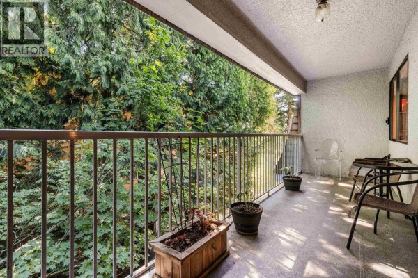 402 5340 Hastings Street, Burnaby, BC V5B1R1 Photo 2