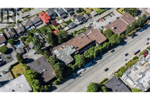 402 5340 Hastings Street, Burnaby, BC V5B1R1 Photo 3