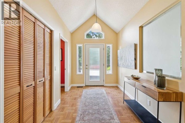Foyer - 402 Brunswick Avenue Sw, Calgary, AB T2S1N8 Photo 4
