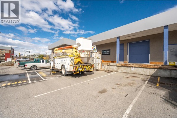 402 Industrial Avenue E, Penticton, BC, photo 3