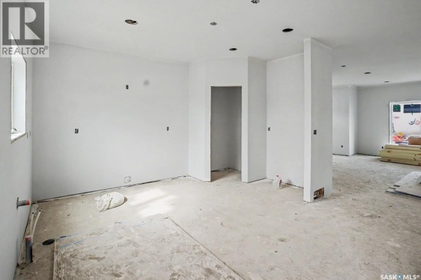 2pc Bathroom - 402 Stehwien Street, Saskatoon, SK S7W1H5 Photo 4