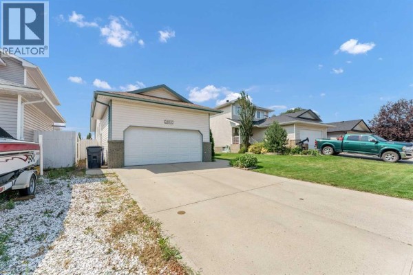 402 Stratton Way Se, Medicine Hat, AB, photo 3