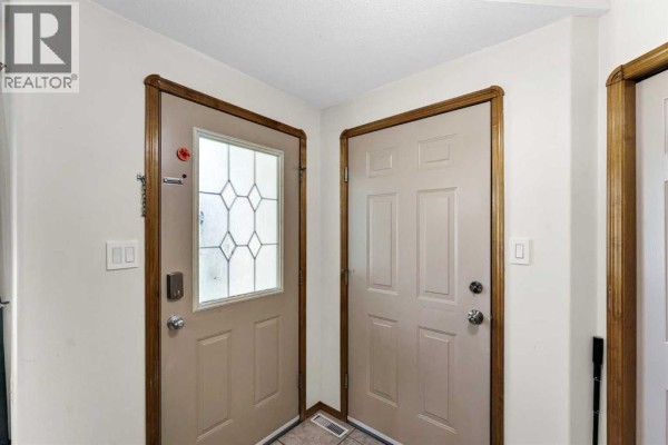 4pc Bathroom - 402 Stratton Way Se, Medicine Hat, AB T1B4N2 Photo 5