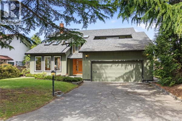 4021 Dawnview Cres, Saanich, BC, photo 2