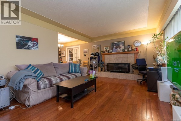 Bedroom - 4021 Glanford Ave, Saanich, BC V8Z3Z7 Photo 4