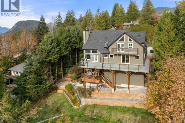 40222 Skyline Drive, Squamish, BC V0N3G0 Photo 3