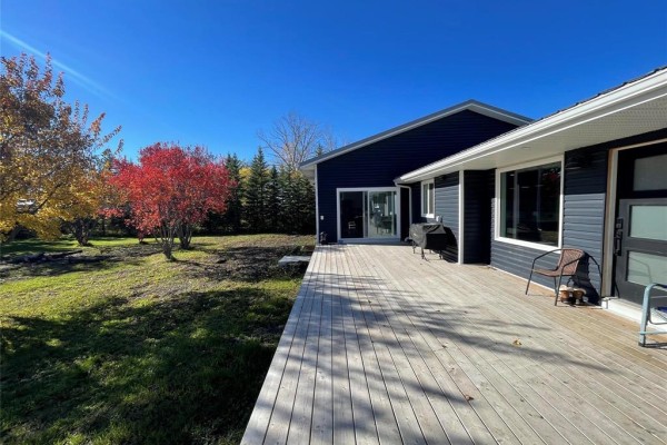 Family room - 4023 Road 45nw Road, Sanford, MB R0G2J0 Photo 2