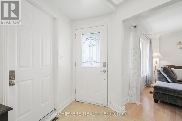 Family room - 4024 Longo Circle E, Mississauga, ON L4T4C7 Photo 4