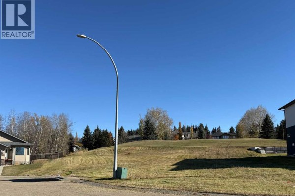 4027 40 Street Close, Ponoka, AB T4J1A9 Photo 2
