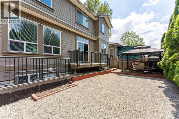 4027 Joseph Place, Port Coquitlam, BC V3B0C2 Photo 3