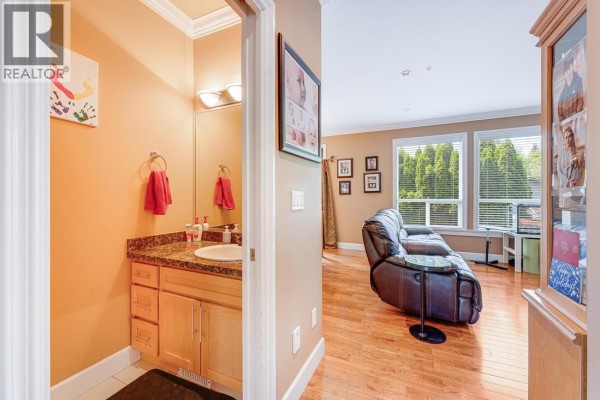 4027 Joseph Place, Port Coquitlam, BC V3B0C2 Photo 5
