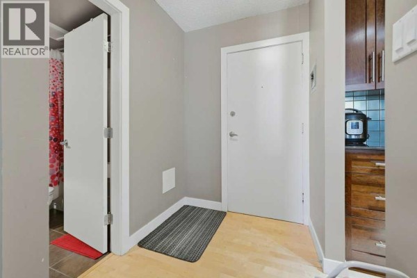 4pc Bathroom - 403, 2220 16a Street Sw, Calgary, AB T2T4K2 Photo 5